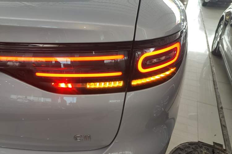 Used Leapmotor C11 2026 All-Electric 640 LiDAR Prestige Edition Right Rear Taillight