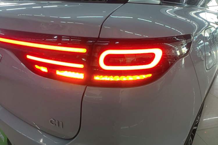 Used Leapmotor C11 2026 All-Electric 640 LiDAR Prestige Edition Right Rear Taillight