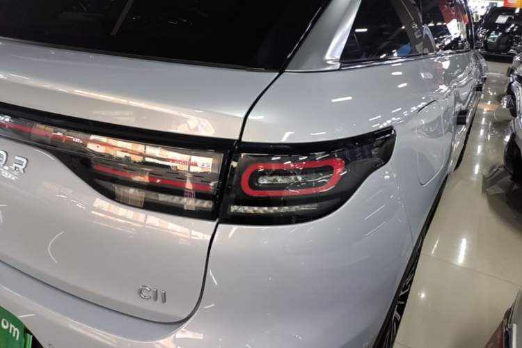 Used Leapmotor C11 2026 All-Electric 640 LiDAR Prestige Edition Right Rear Taillight