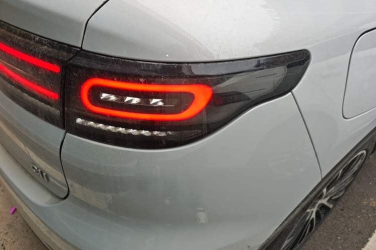 Used Leapmotor C11 2026 All-Electric 640 LiDAR Prestige Edition Right Rear Taillight