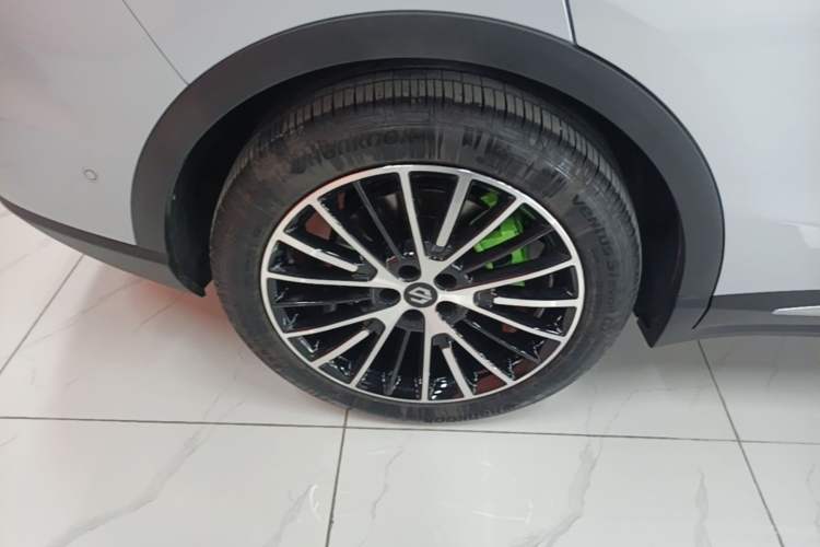 Used Leapmotor C11 2026 All-Electric 640 LiDAR Prestige Edition Right Rear Wheel Hub