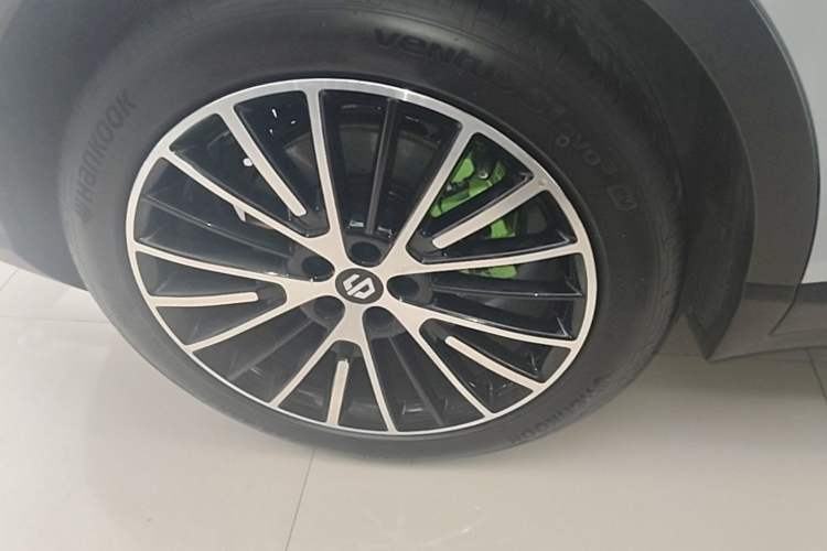 Used Leapmotor C11 2026 All-Electric 640 LiDAR Prestige Edition Right Rear Wheel Hub