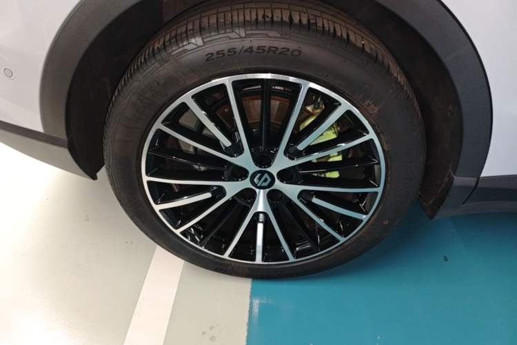 Used Leapmotor C11 2026 All-Electric 640 LiDAR Prestige Edition Right Rear Wheel Hub