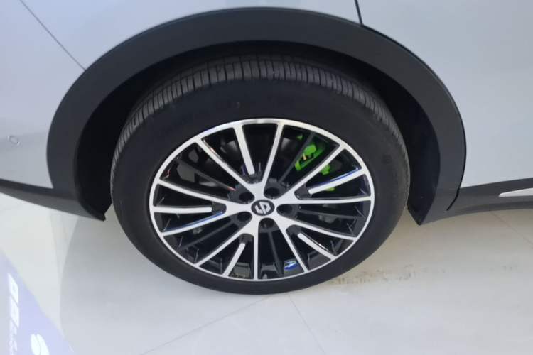 Used Leapmotor C11 2026 All-Electric 640 LiDAR Prestige Edition Right Rear Wheel Hub