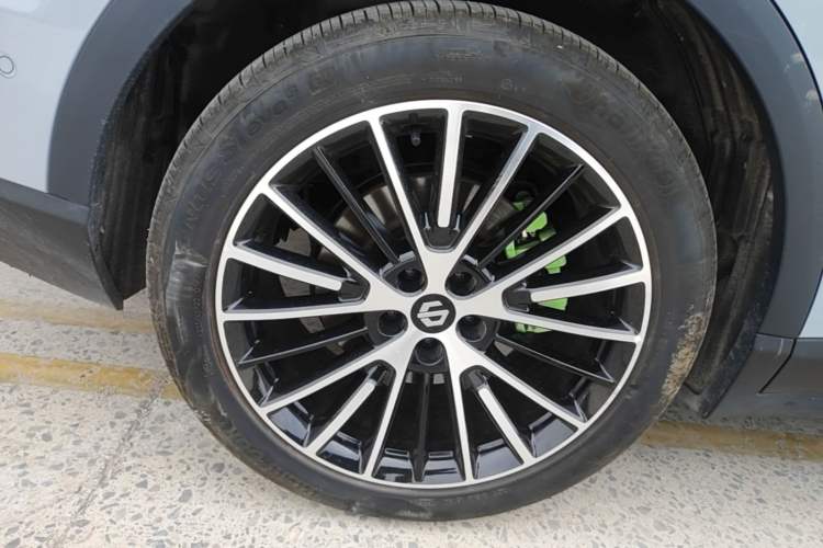 Used Leapmotor C11 2026 All-Electric 640 LiDAR Prestige Edition Right Rear Wheel Hub