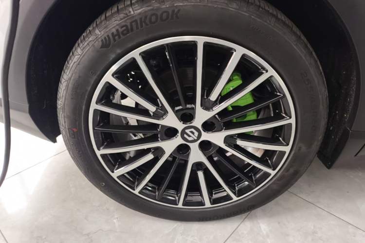 Used Leapmotor C11 2026 All-Electric 640 LiDAR Prestige Edition Right Rear Wheel Hub