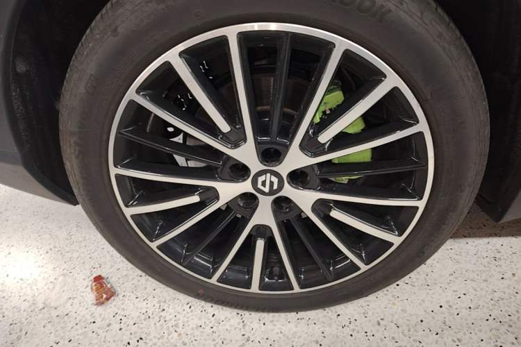 Used Leapmotor C11 2026 All-Electric 640 LiDAR Prestige Edition Right Rear Wheel Hub