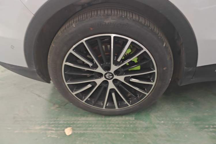 Used Leapmotor C11 2026 All-Electric 640 LiDAR Prestige Edition Right Rear Wheel Hub