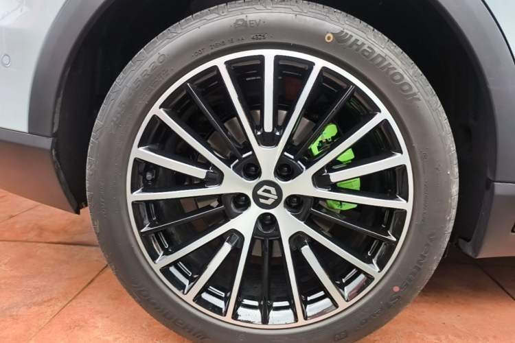 Used Leapmotor C11 2026 All-Electric 640 LiDAR Prestige Edition Right Rear Wheel Hub
