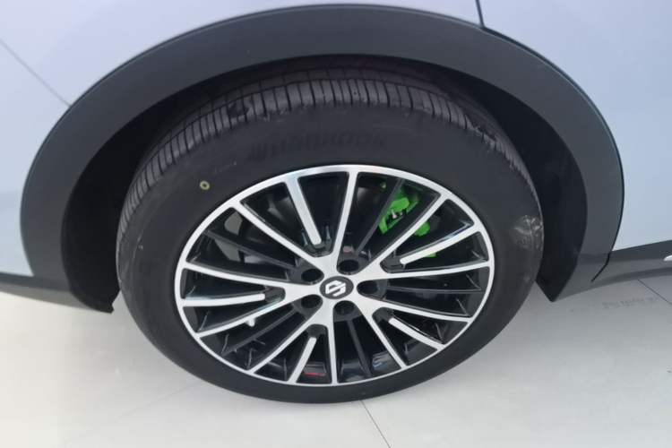 Used Leapmotor C11 2026 All-Electric 640 LiDAR Prestige Edition Right Rear Wheel Hub