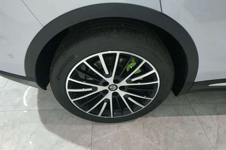 Used Leapmotor C11 2026 All-Electric 640 LiDAR Prestige Edition Right Rear Wheel Hub