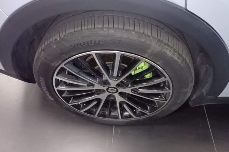 Used Leapmotor C11 2026 All-Electric 640 LiDAR Prestige Edition Right Rear Wheel Hub