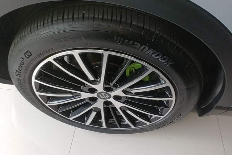 Used Leapmotor C11 2026 All-Electric 640 LiDAR Prestige Edition Right Rear Wheel Hub