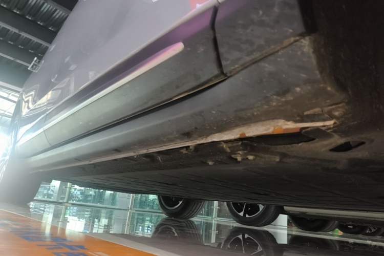 Used Leapmotor C11 2026 All-Electric 640 LiDAR Prestige Edition Right Side Sill