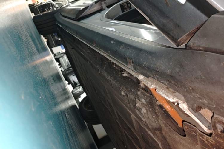 Used Leapmotor C11 2026 All-Electric 640 LiDAR Prestige Edition Right Side Sill