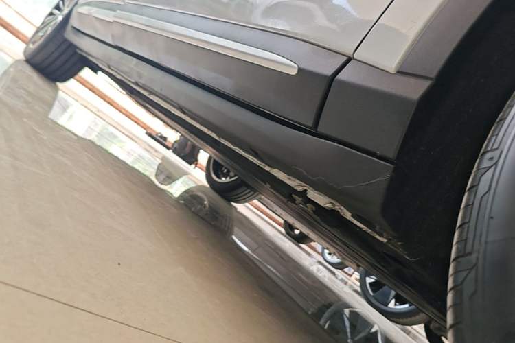 Used Leapmotor C11 2026 All-Electric 640 LiDAR Prestige Edition Right Side Sill
