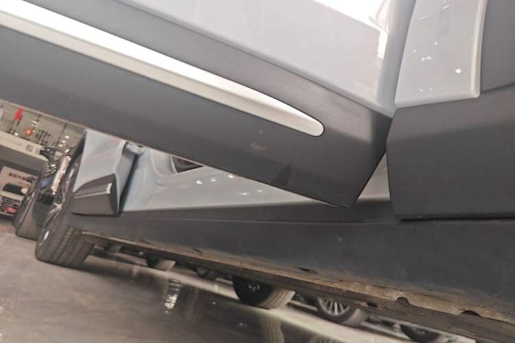 Used Leapmotor C11 2026 All-Electric 640 LiDAR Prestige Edition Right Side Sill