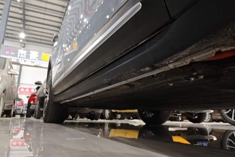 Used Leapmotor C11 2026 All-Electric 640 LiDAR Prestige Edition Right Side Sill