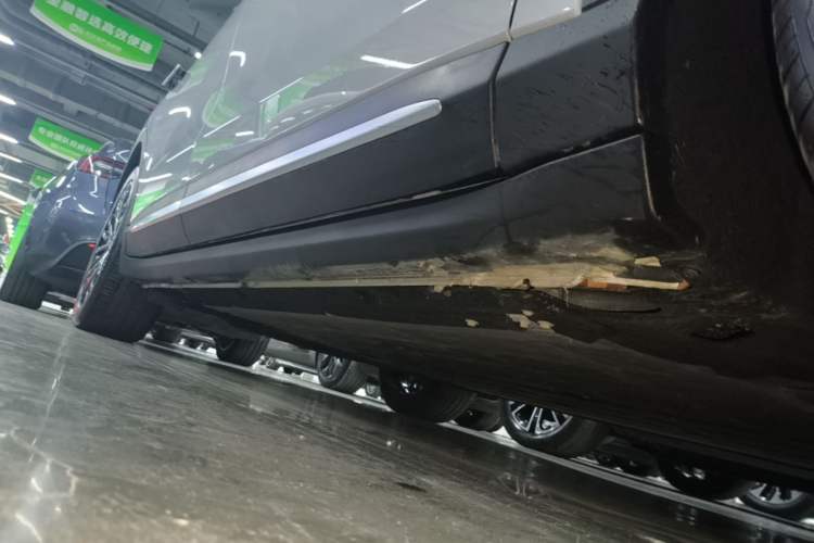 Used Leapmotor C11 2026 All-Electric 640 LiDAR Prestige Edition Right Side Sill