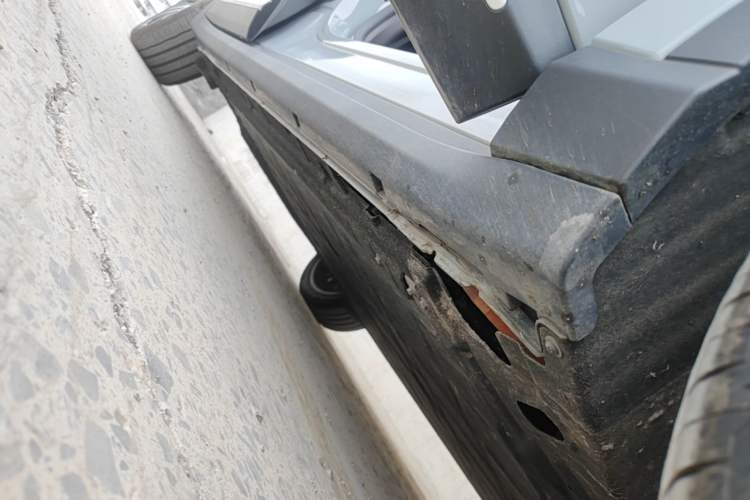 Used Leapmotor C11 2026 All-Electric 640 LiDAR Prestige Edition Right Side Sill
