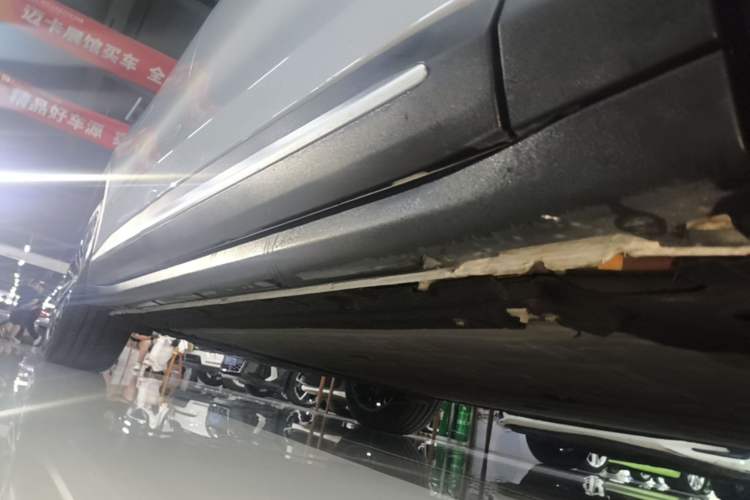 Used Leapmotor C11 2026 All-Electric 640 LiDAR Prestige Edition Right Side Sill