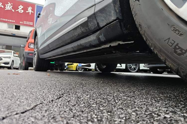 Used Leapmotor C11 2026 All-Electric 640 LiDAR Prestige Edition Right Side Sill