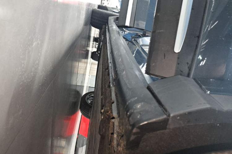 Used Leapmotor C11 2026 All-Electric 640 LiDAR Prestige Edition Right Side Sill