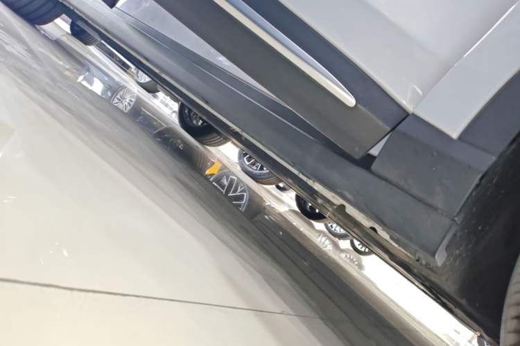 Used Leapmotor C11 2026 All-Electric 640 LiDAR Prestige Edition Right Side Sill