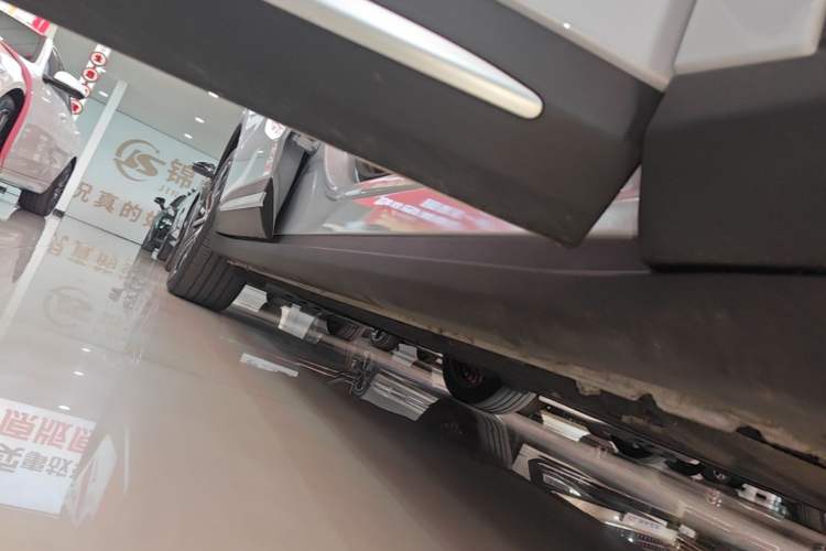 Used Leapmotor C11 2026 All-Electric 640 LiDAR Prestige Edition Right Side Sill