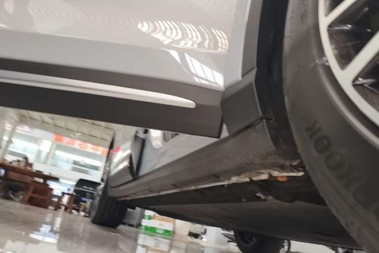 Used Leapmotor C11 2026 All-Electric 640 LiDAR Prestige Edition Right Side Sill