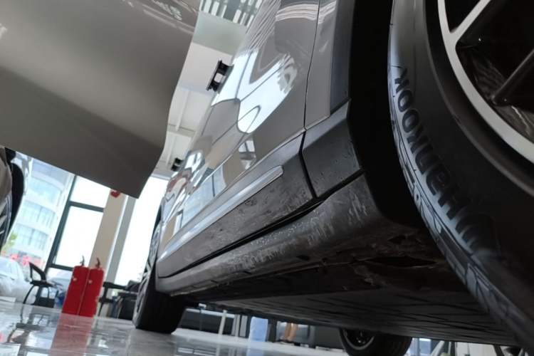 Used Leapmotor C11 2026 All-Electric 640 LiDAR Prestige Edition Right Side Sill
