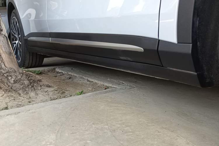 Used Leapmotor C11 2026 All-Electric 640 LiDAR Prestige Edition Right Side Sill