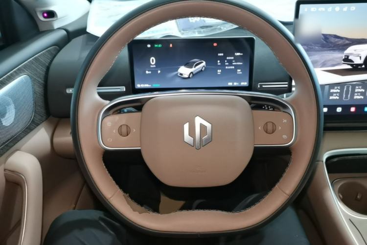 Used Leapmotor C11 2026 All-Electric 640 LiDAR Prestige Edition Steering Wheel