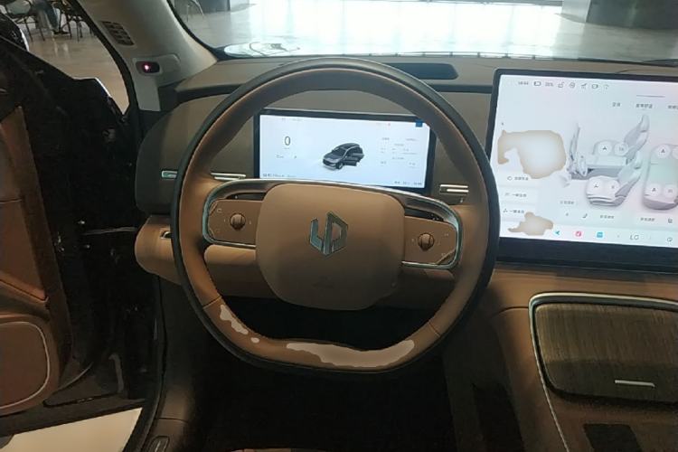 Used Leapmotor C11 2026 All-Electric 640 LiDAR Prestige Edition Steering Wheel