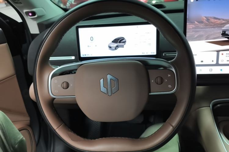 Used Leapmotor C11 2026 All-Electric 640 LiDAR Prestige Edition Steering Wheel