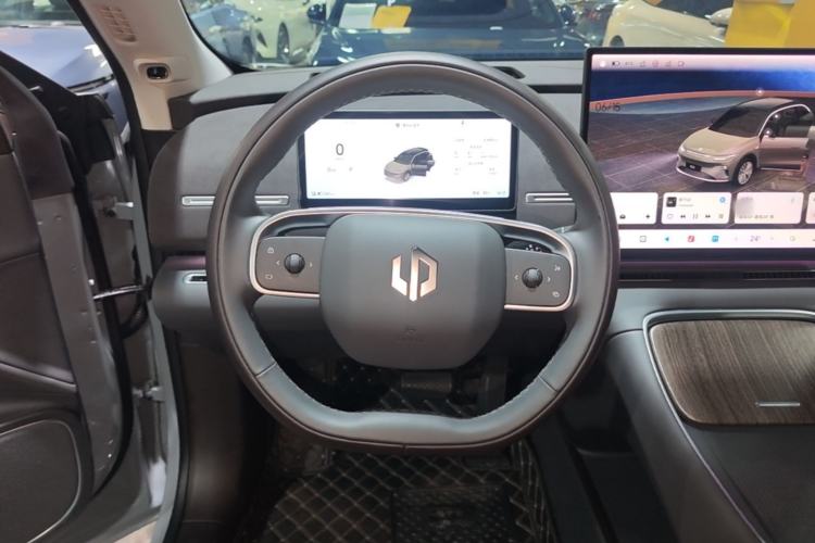 Used Leapmotor C11 2026 All-Electric 640 LiDAR Prestige Edition Steering Wheel
