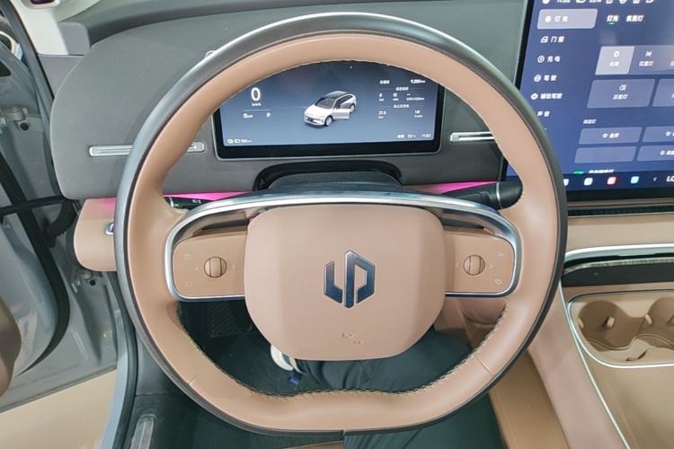 Used Leapmotor C11 2026 All-Electric 640 LiDAR Prestige Edition Steering Wheel