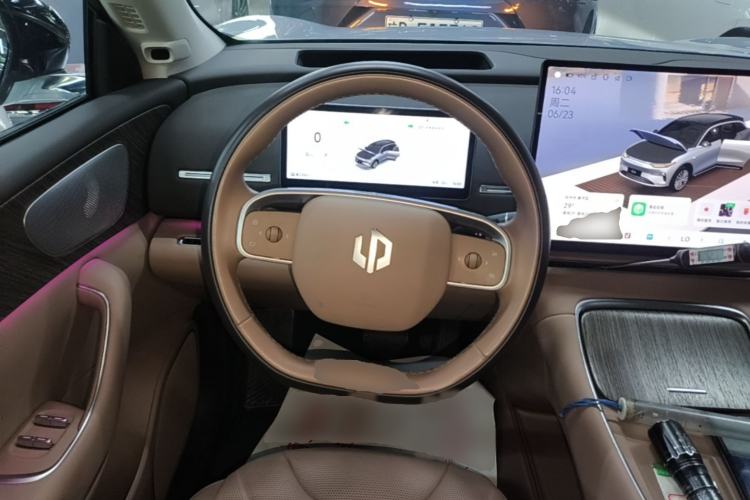 Used Leapmotor C11 2026 All-Electric 640 LiDAR Prestige Edition Steering Wheel