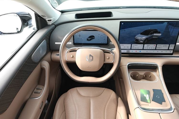 Used Leapmotor C11 2026 All-Electric 640 LiDAR Prestige Edition Steering Wheel