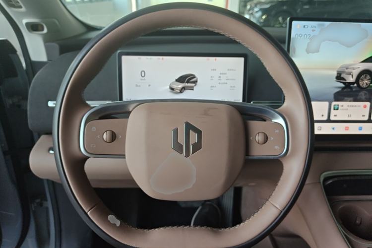 Used Leapmotor C11 2026 All-Electric 640 LiDAR Prestige Edition Steering Wheel
