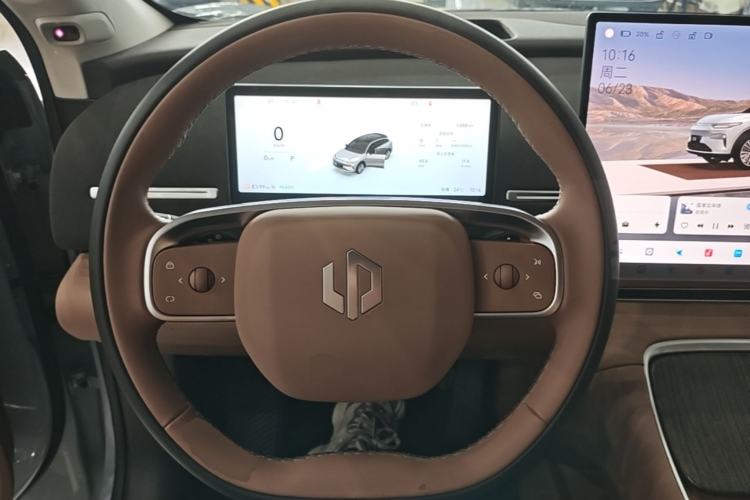 Used Leapmotor C11 2026 All-Electric 640 LiDAR Prestige Edition Steering Wheel