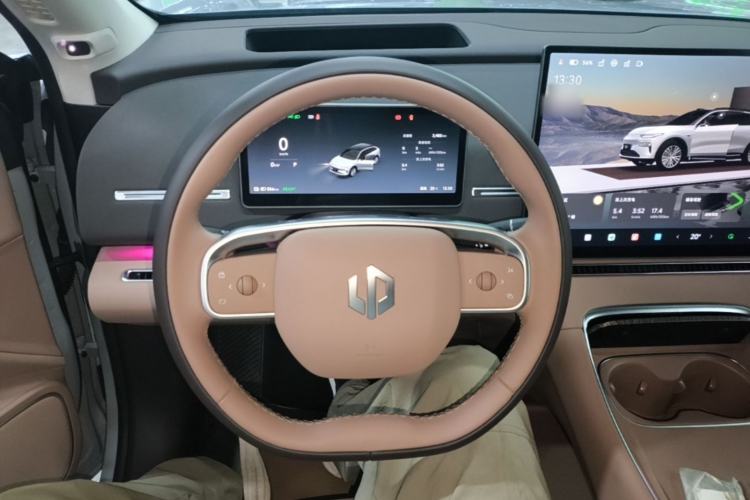 Used Leapmotor C11 2026 All-Electric 640 LiDAR Prestige Edition Steering Wheel
