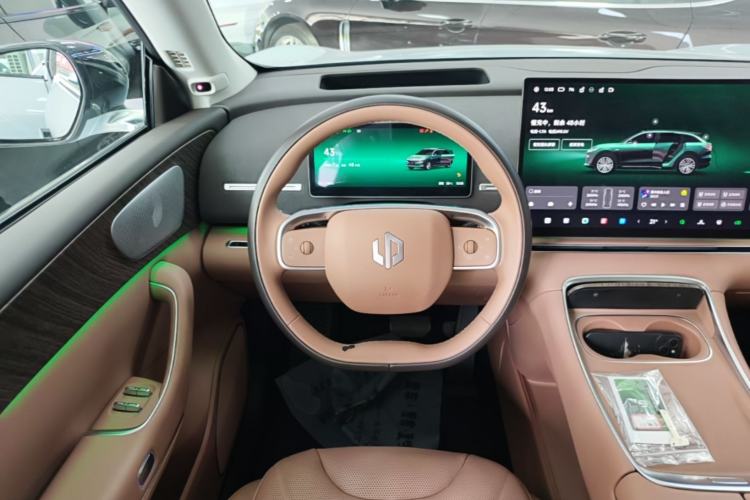 Used Leapmotor C11 2026 All-Electric 640 LiDAR Prestige Edition Steering Wheel