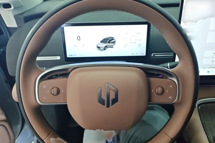 Used Leapmotor C11 2026 All-Electric 640 LiDAR Prestige Edition Steering Wheel