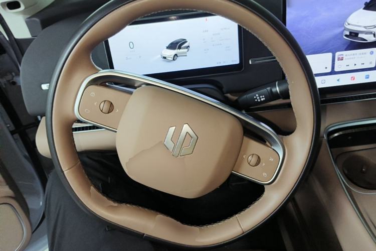 Used Leapmotor C11 2026 All-Electric 640 LiDAR Prestige Edition Steering Wheel