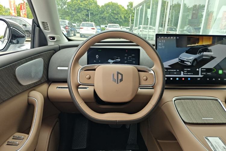 Used Leapmotor C11 2026 All-Electric 640 LiDAR Prestige Edition Steering Wheel