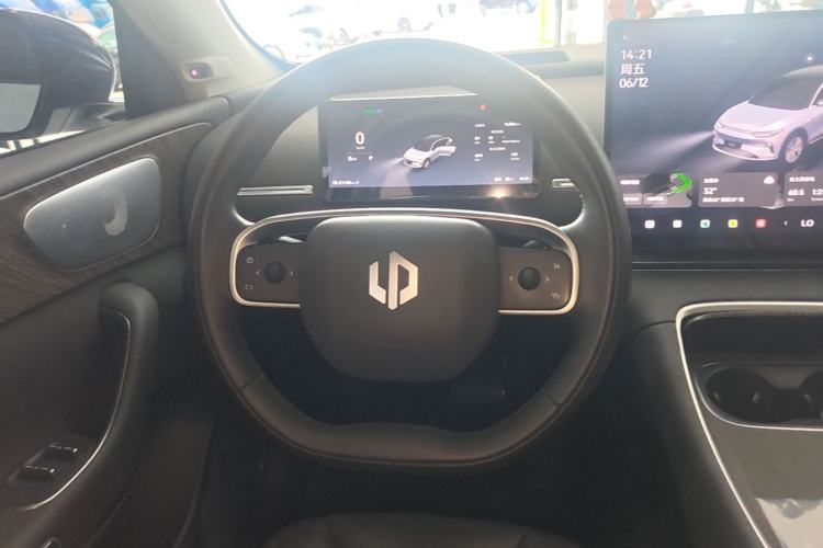 Used Leapmotor C11 2026 All-Electric 640 LiDAR Prestige Edition Steering Wheel