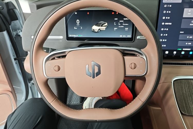 Used Leapmotor C11 2026 All-Electric 640 LiDAR Prestige Edition Steering Wheel