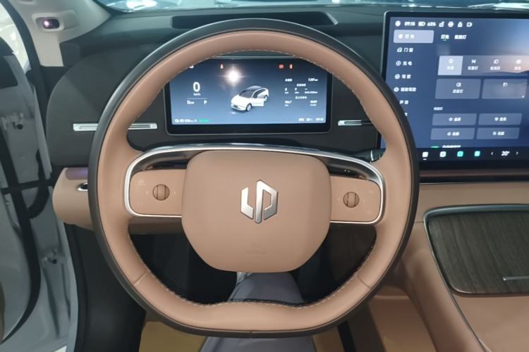 Used Leapmotor C11 2026 All-Electric 640 LiDAR Prestige Edition Steering Wheel