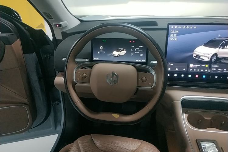 Used Leapmotor C11 2026 All-Electric 640 LiDAR Prestige Edition Steering Wheel